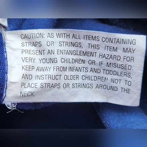 SOLD - Disney Backpack Blue/Red with Mickey, Duffy Duck and Goofy Embroided - Picture 14 of 14